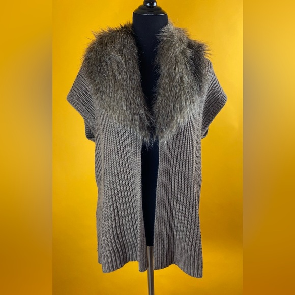 Chico’s Brown Faux Fur Collar Sweater Vest - Picture 1 of 7